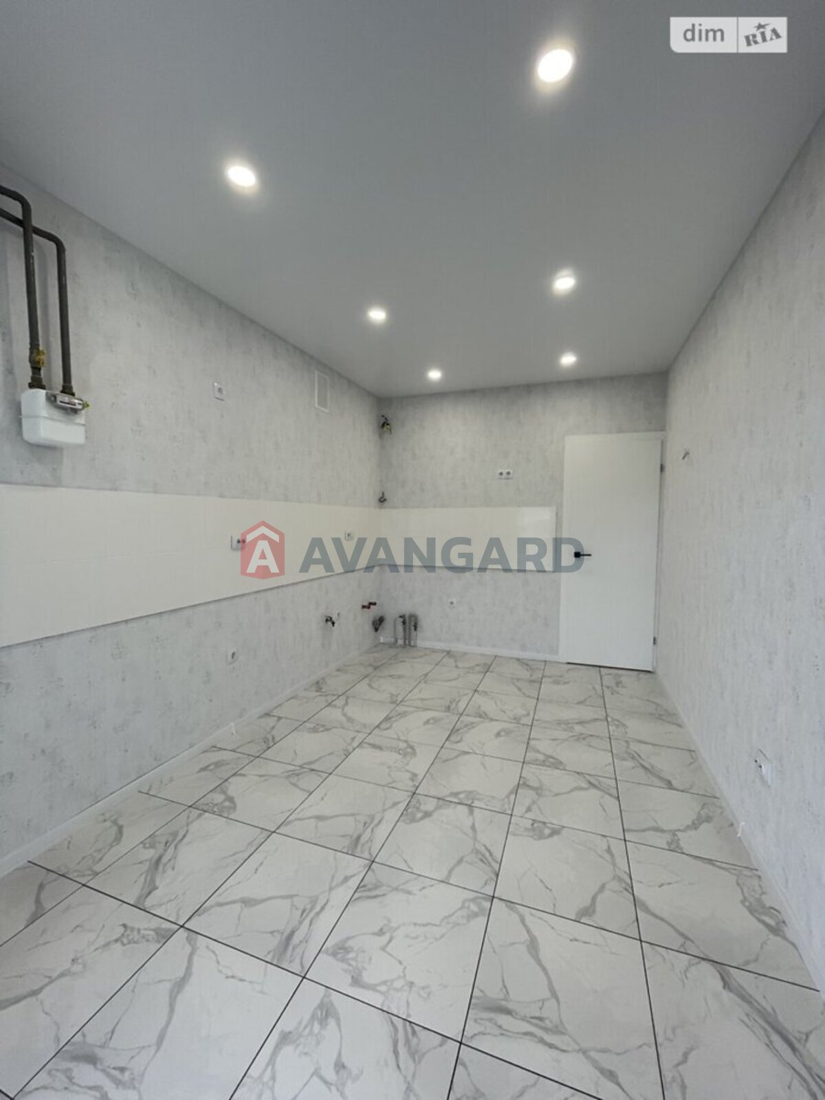 1 ��. ��������, 42/20/13 ��. �., 9/9 ������ ���� 8