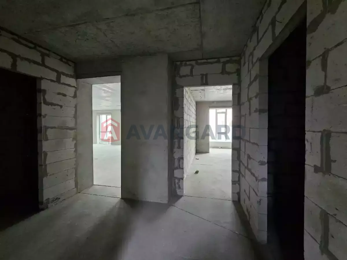 3 ��. ��������, 107/73/18 ��. �., 10/10 ������ ���� 22