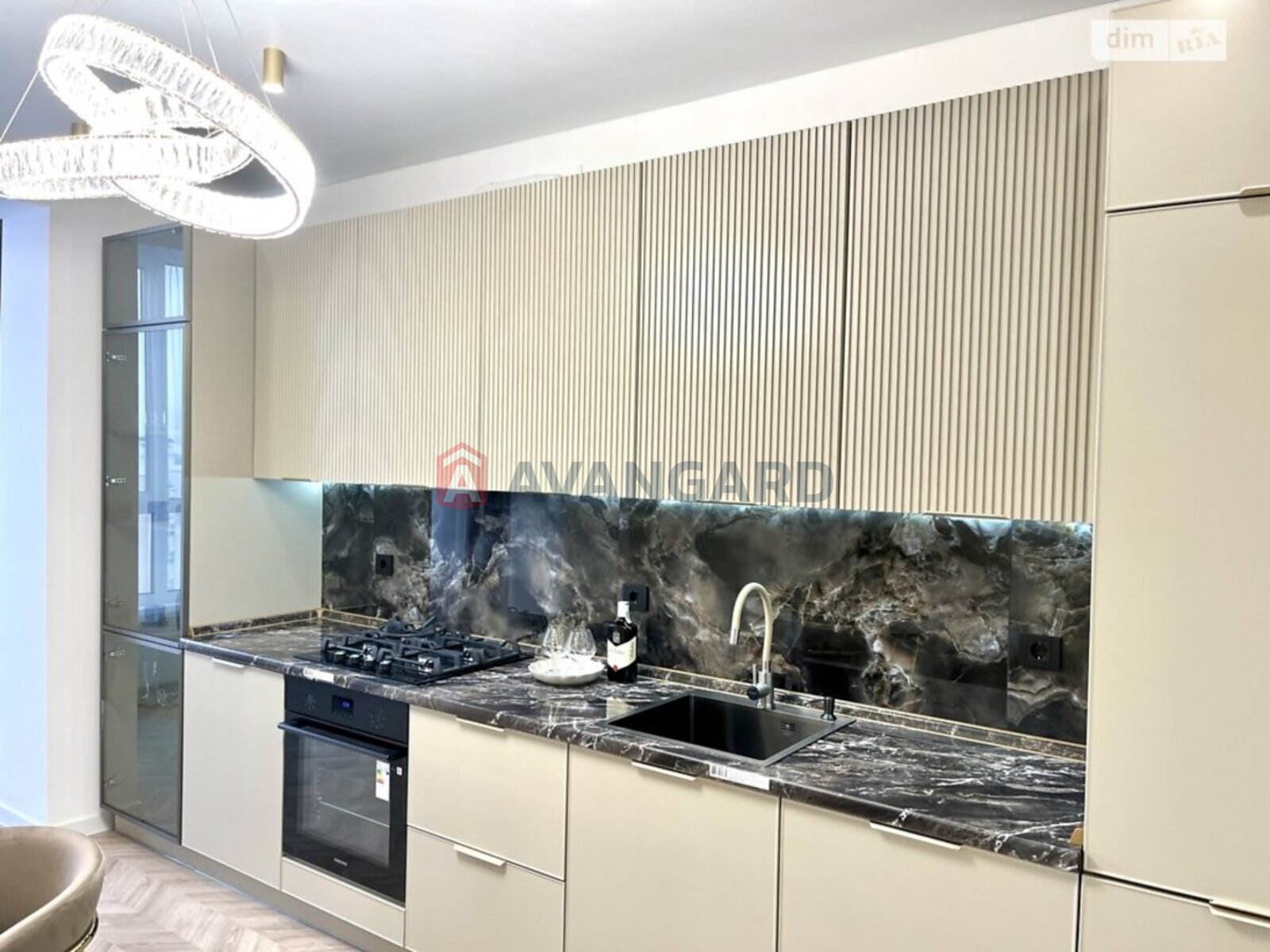 2 ��. ��������, 72/35/19 ��. �., 8/10 ������ ���� 4