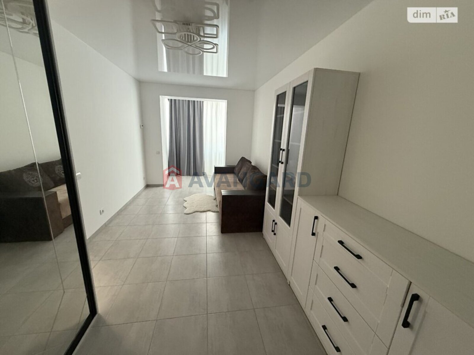 1 ����. ��������, 35/-/10 ��. �., 7/10 ���� ���� 7