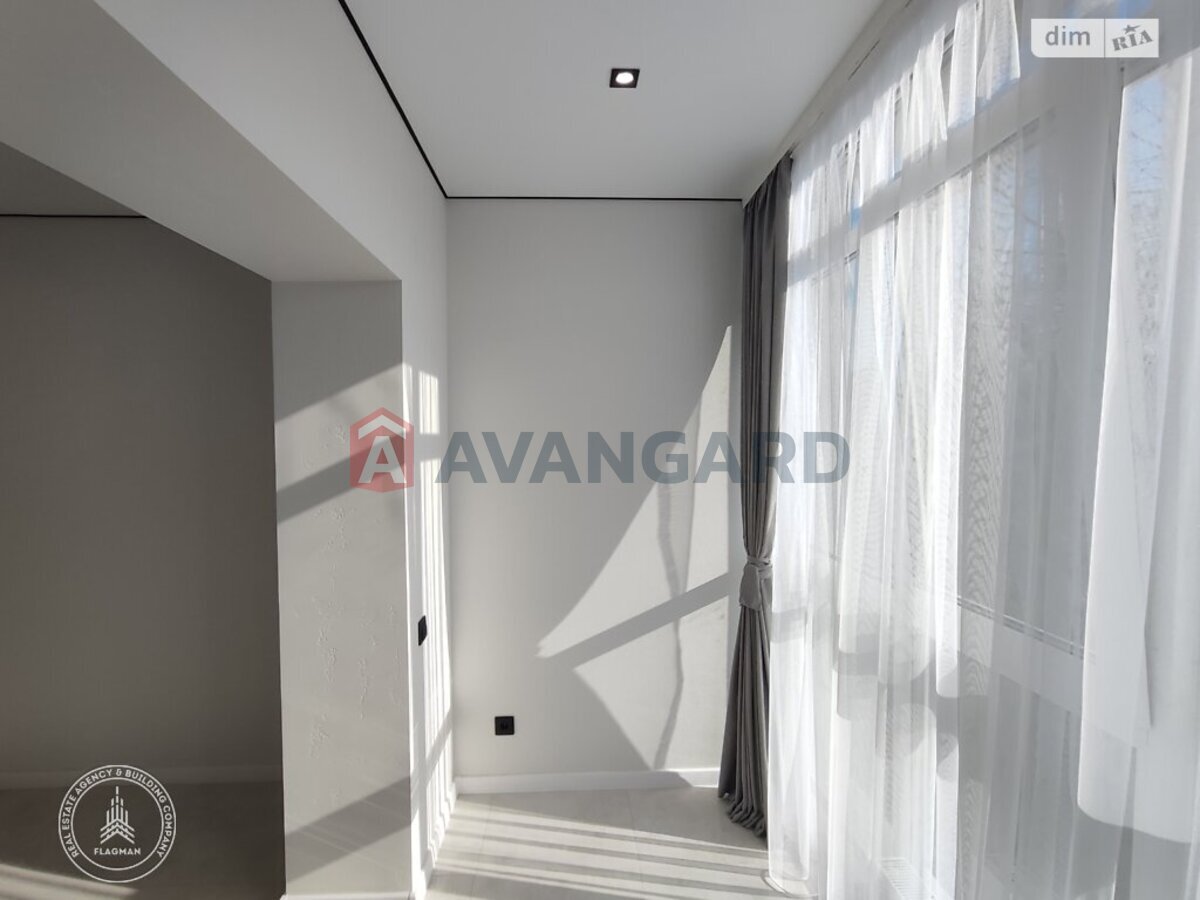 1 ��. ��������, 50/-/14 ��. �., 2/3 ������ ���� 8