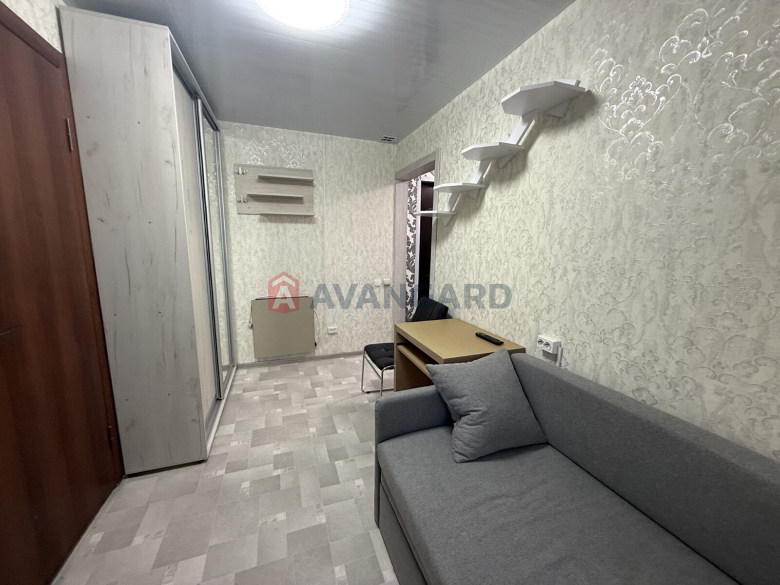 2 ��. ��������, 38/-/7 ��. �., 1/2 ������ ���� 1