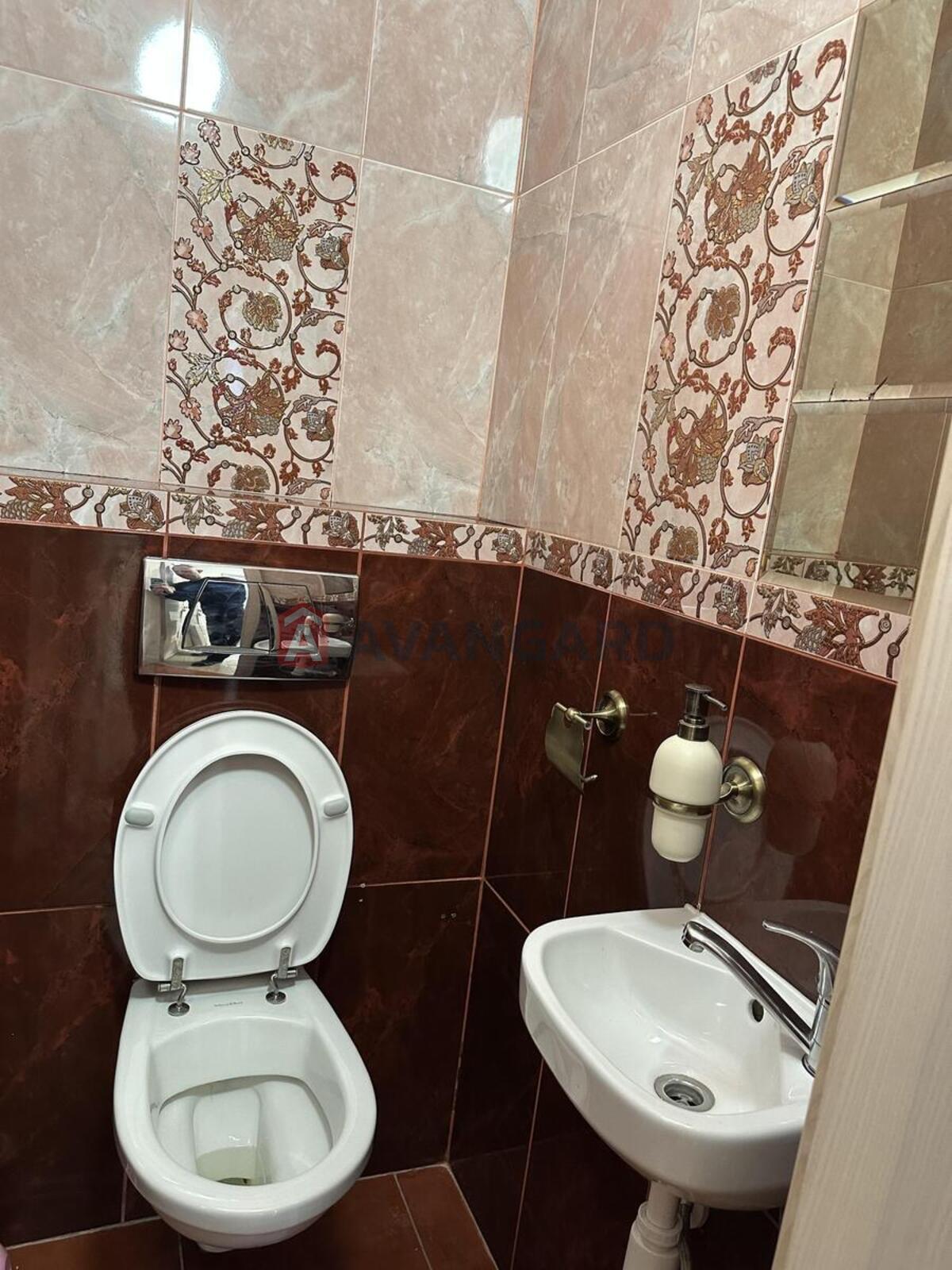 3 ��. ��������, 87/60/18 ��. �., 21/24 ������ ���� 10