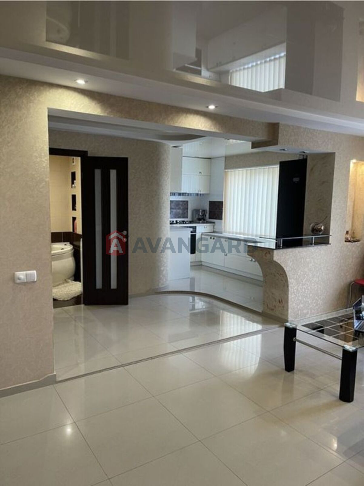 3 ����. ��������, 72/-/20 ��. �., 8/9 ���� ���� 8