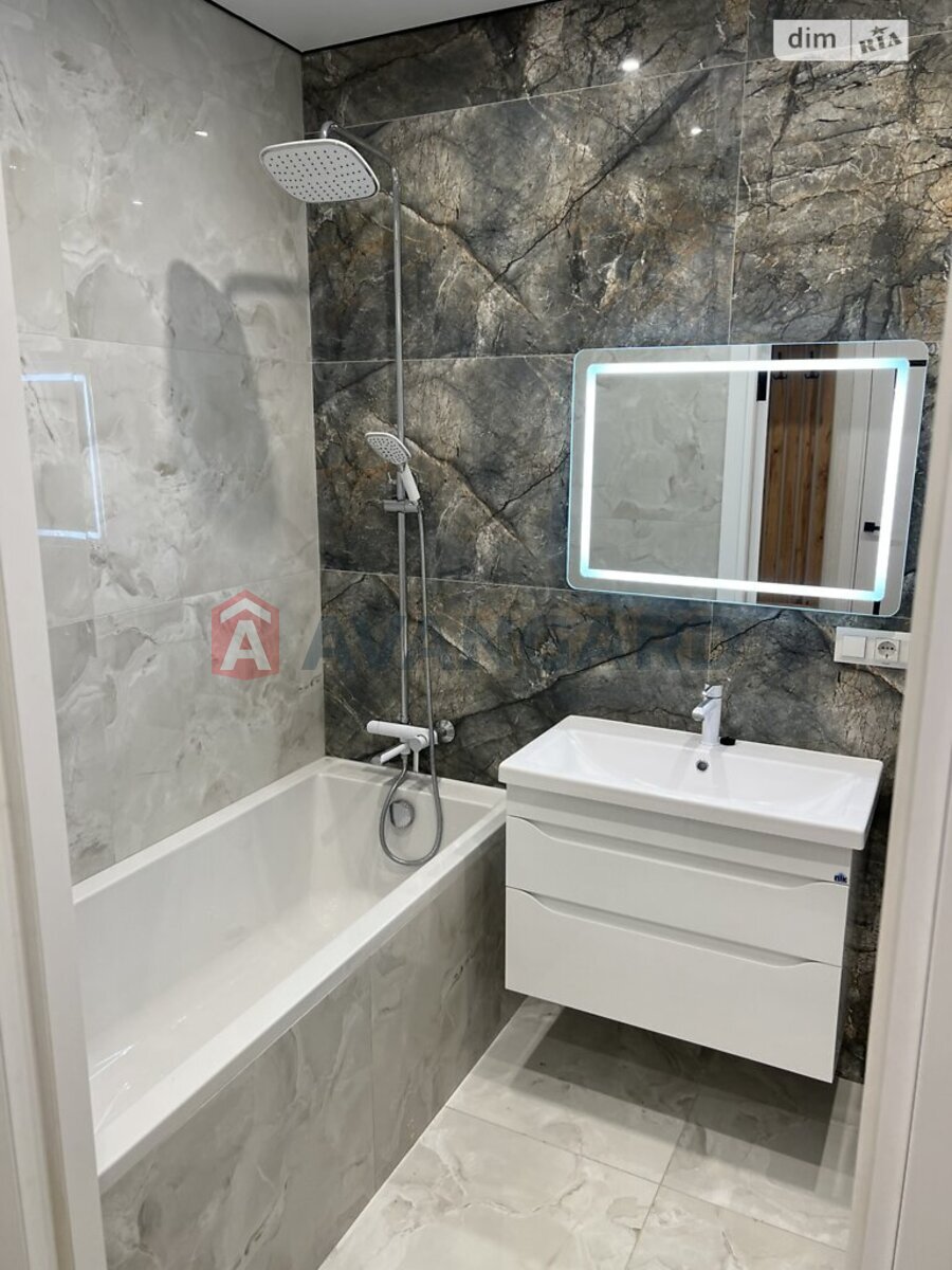 1 ��. ��������, 48/-/- ��. �., 5/8 ������ ���� 9