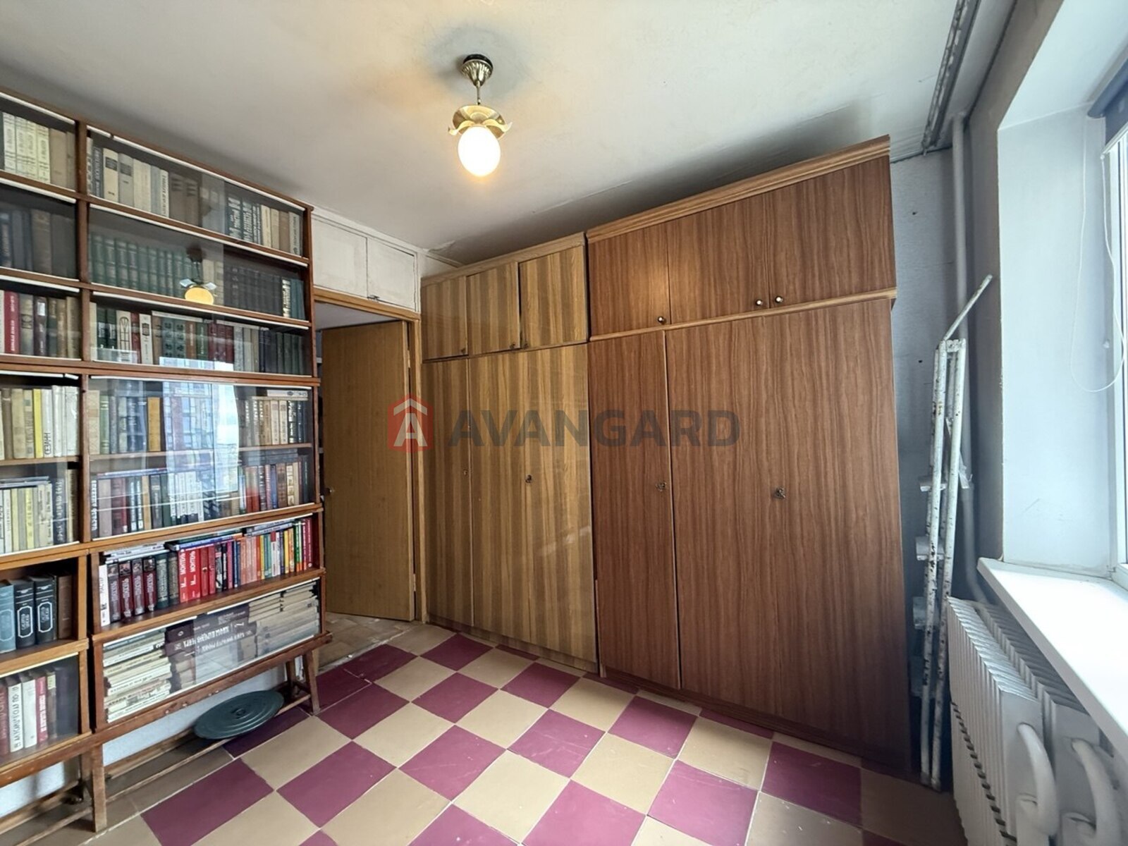 3 ����. ��������, 66,3/38/9 ��. �., 8/16 ���� ���� 9