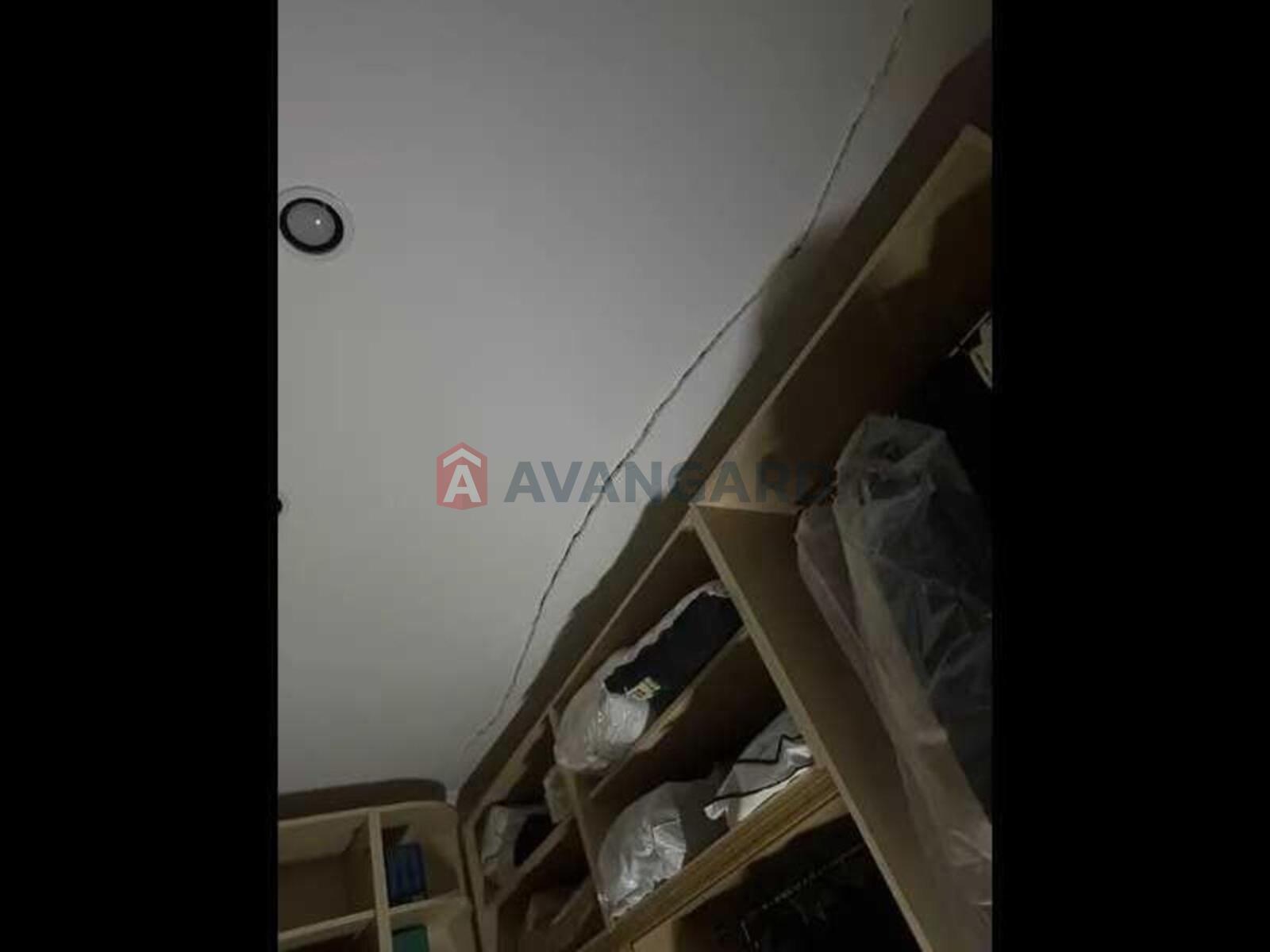 6 ��. ��������, 210/-/15 ��. �., 7/10 ������ ���� 6