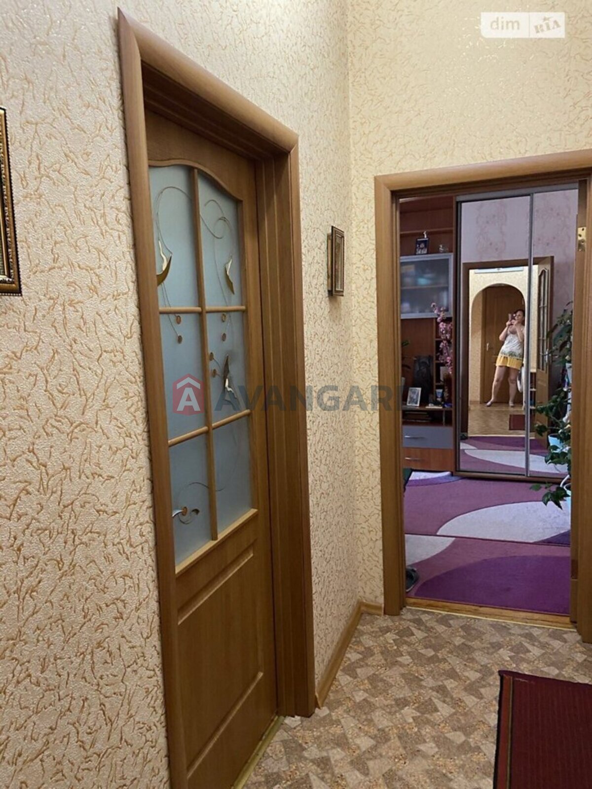 2 ��. ��������, 42/25/6 ��. �., 3/3 ������ ���� 21