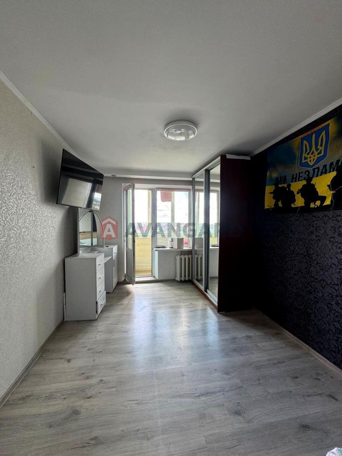 3 ��. ��������, 65/38/8 ��. �., 9/9 ������ ���� 7