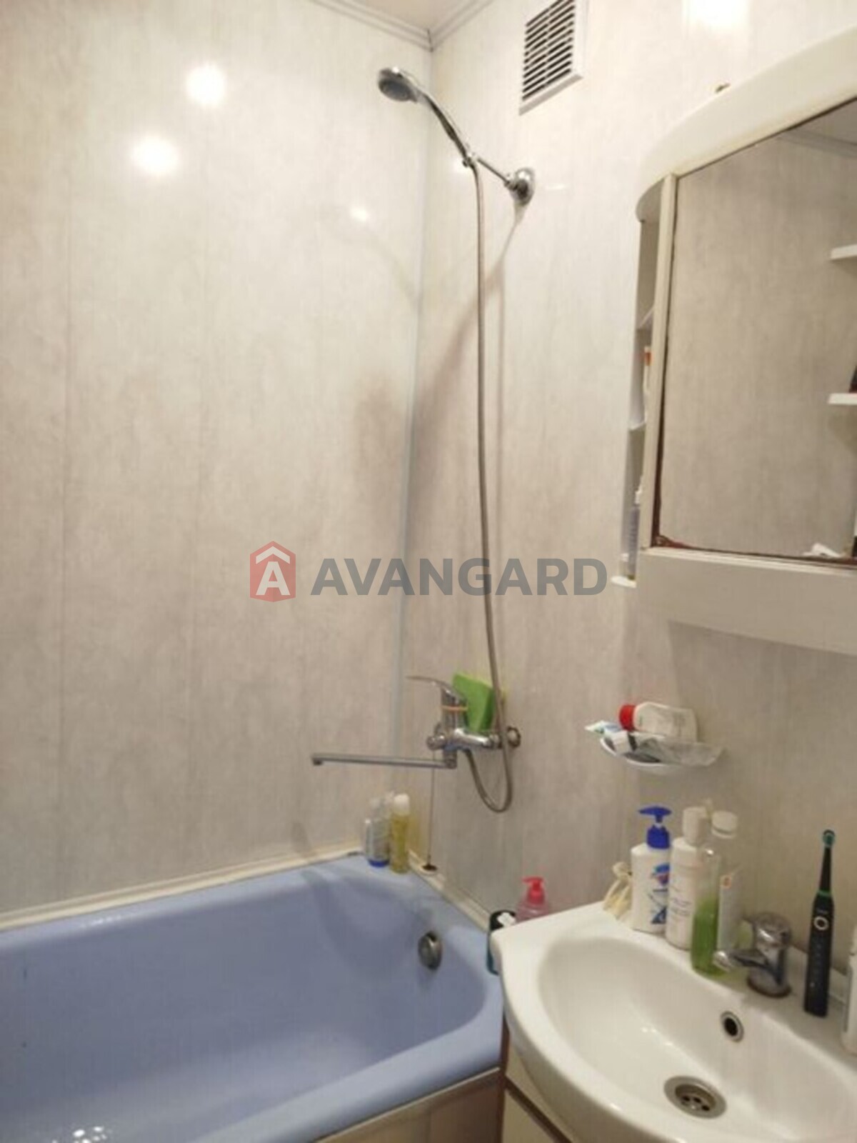 4 ����. ��������, 82/-/7 ��. �., 9/9 ���� ���� 8