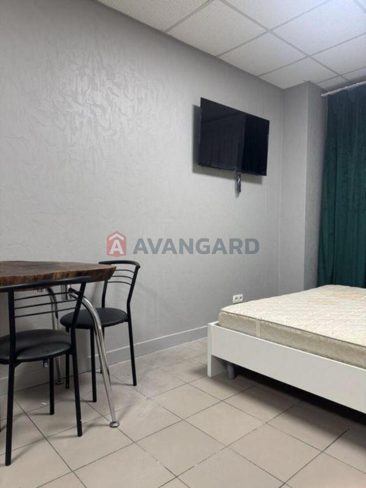 1 ��. ��������, 24/-/6 ��. �., 4/4 ������ ���� 3