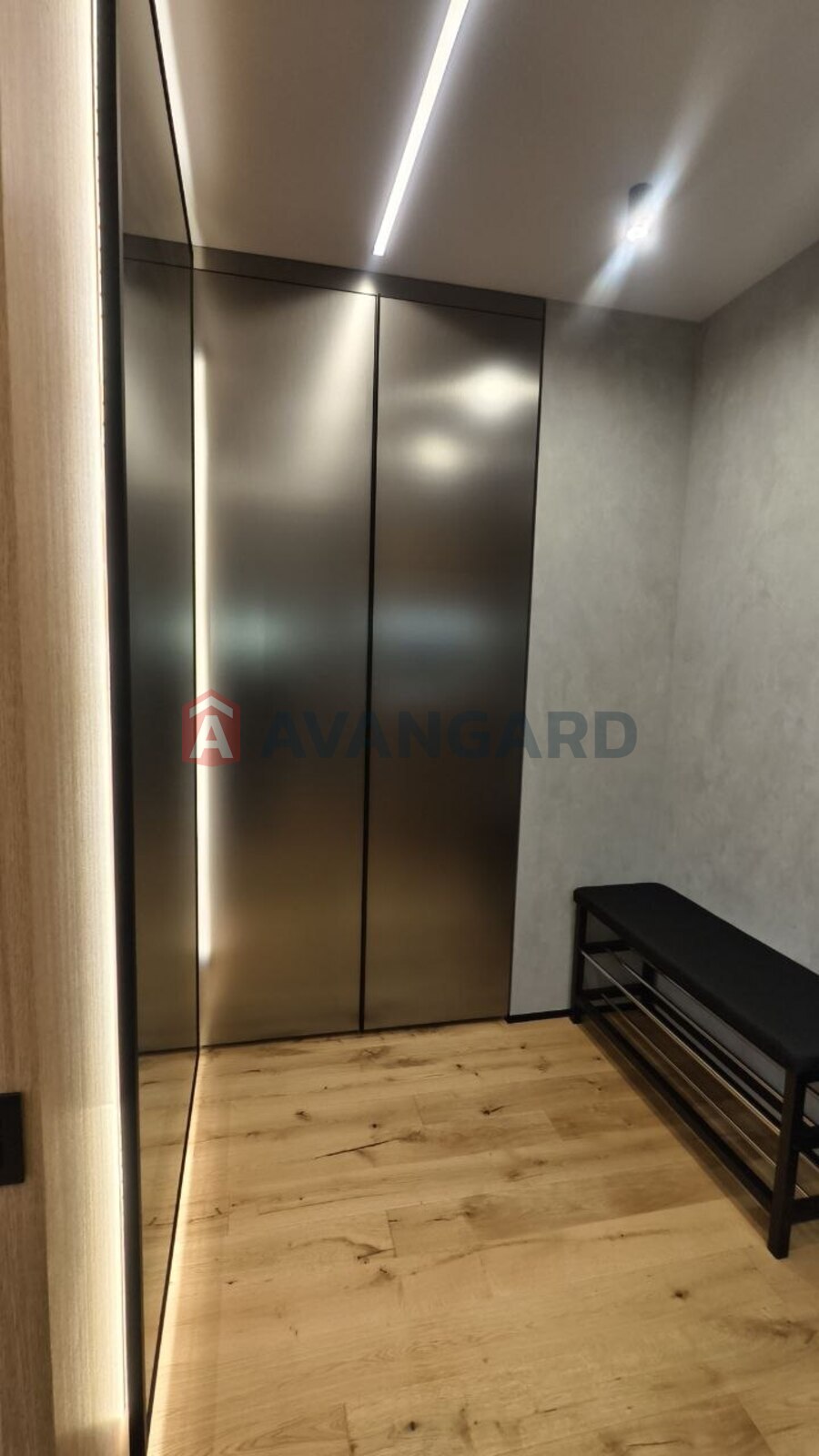 2 ��. ��������, 52/-/18 ��. �., 5/5 ������ ���� 17