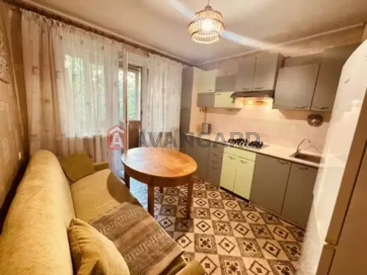 1 ��. ��������, 35/18/10 ��. �., 5/5 ������ ���� 6