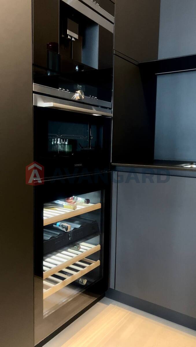 3 ��. ��������, 100/-/- ��. �., 4/5 ������ ���� 8