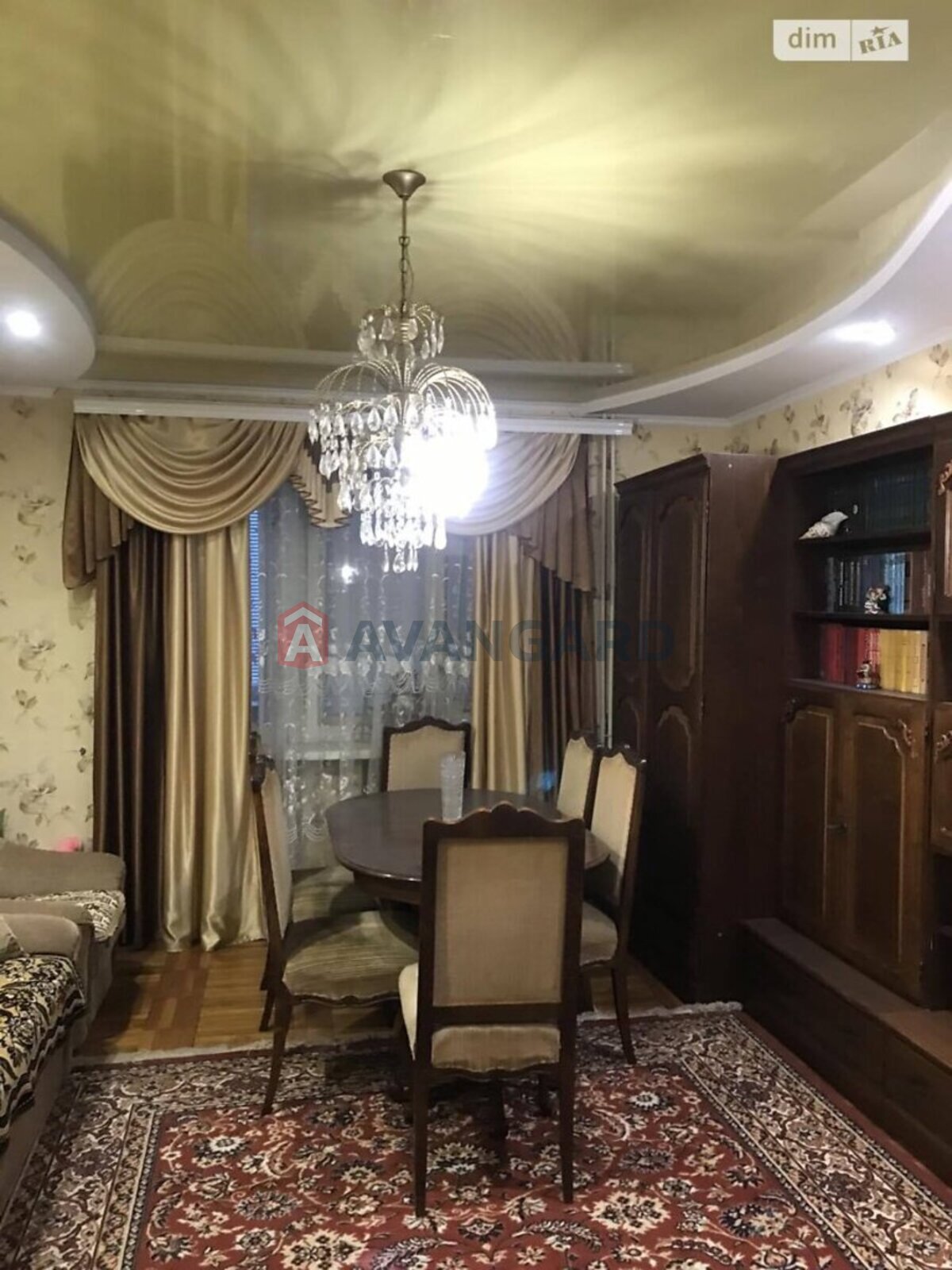 2 ��. ��������, 52/32/8 ��. �., 4/5 ������ ���� 12