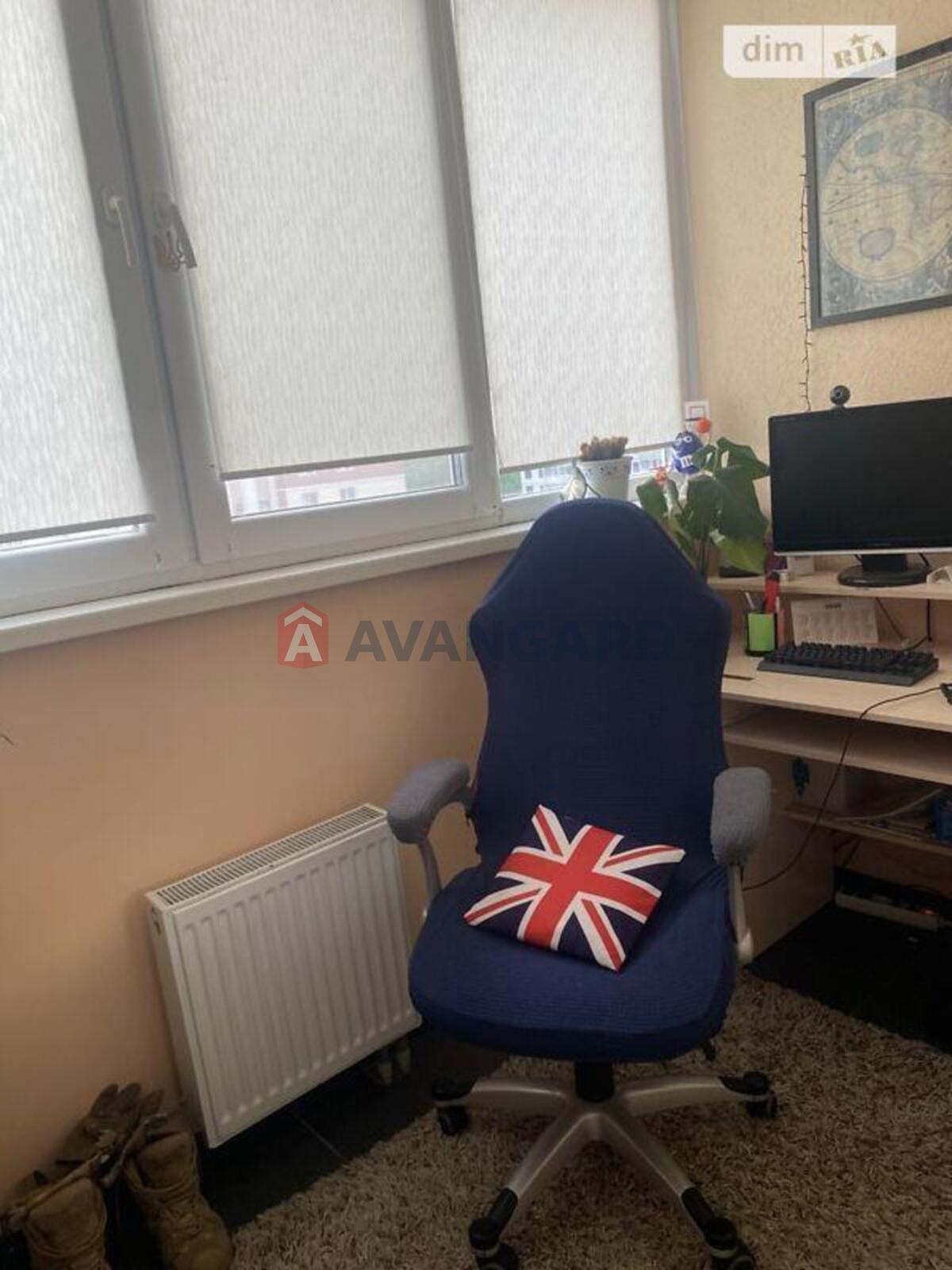 3 ��. ��������, 78/40/8 ��. �., 9/10 ������ ���� 10