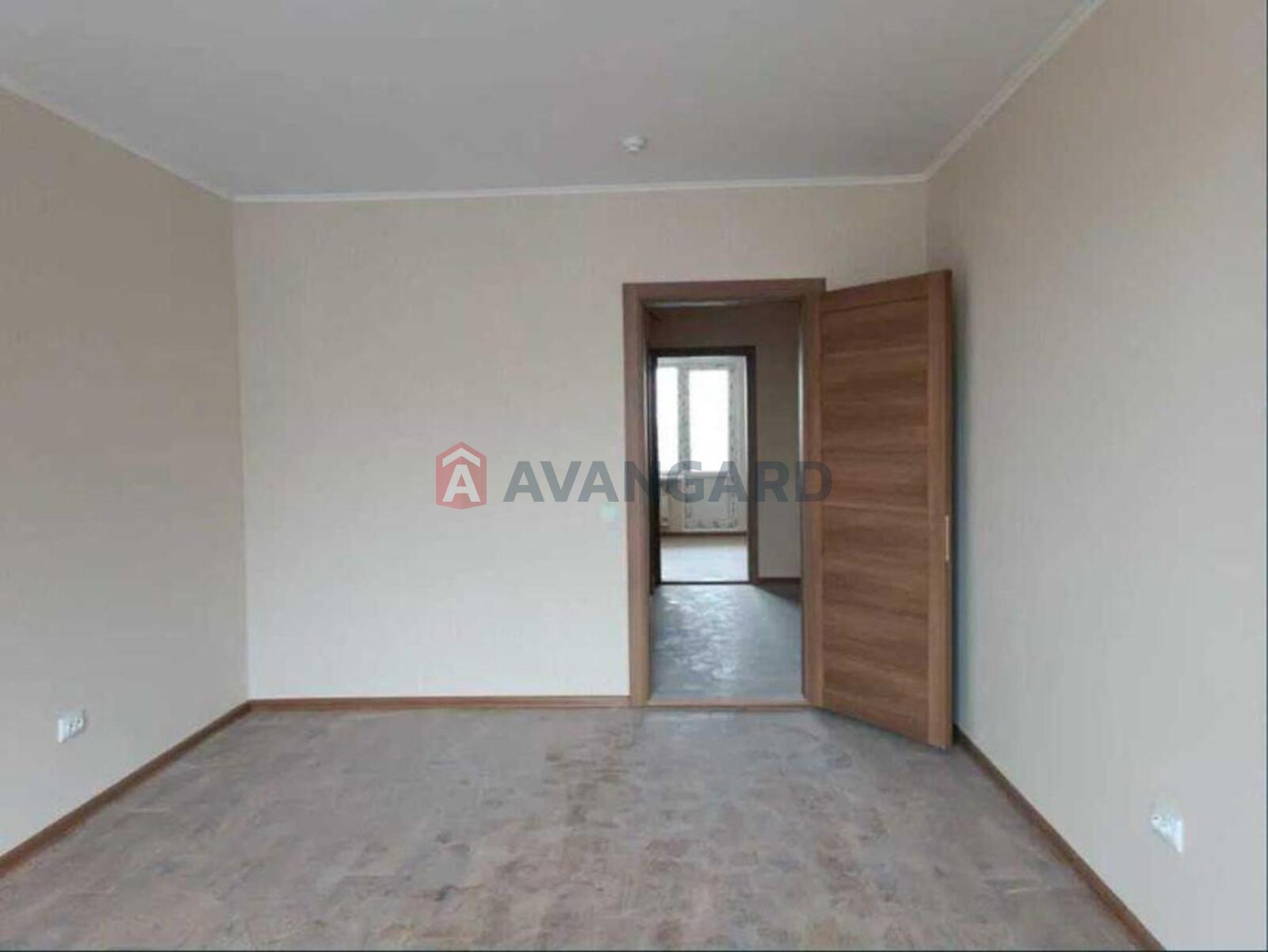 3 ��. ��������, 94/-/18 ��. �., 23/25 ������ ���� 8