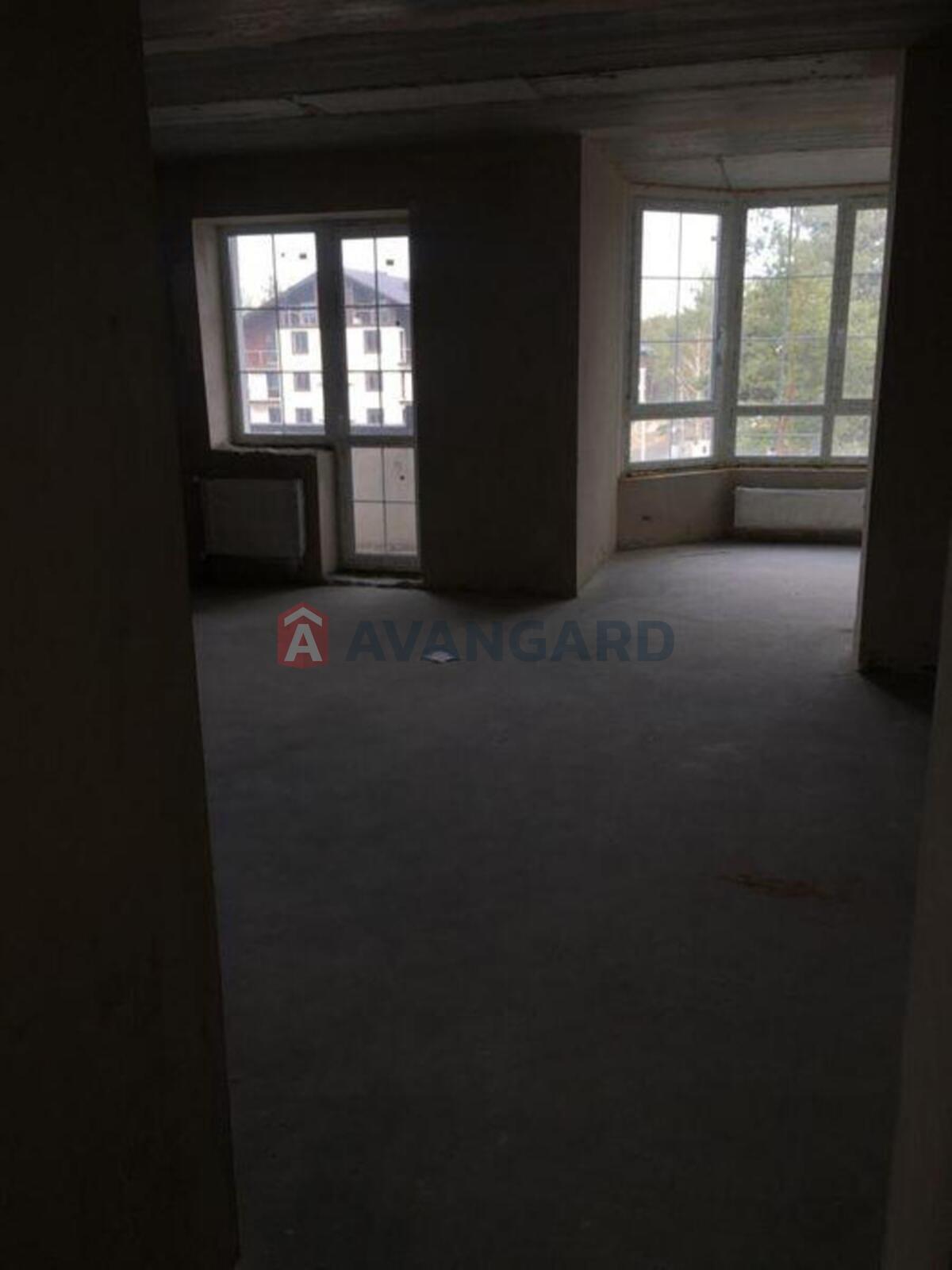 3 ��. ��������, 130/-/42 ��. �., 4/5 ������ ���� 11