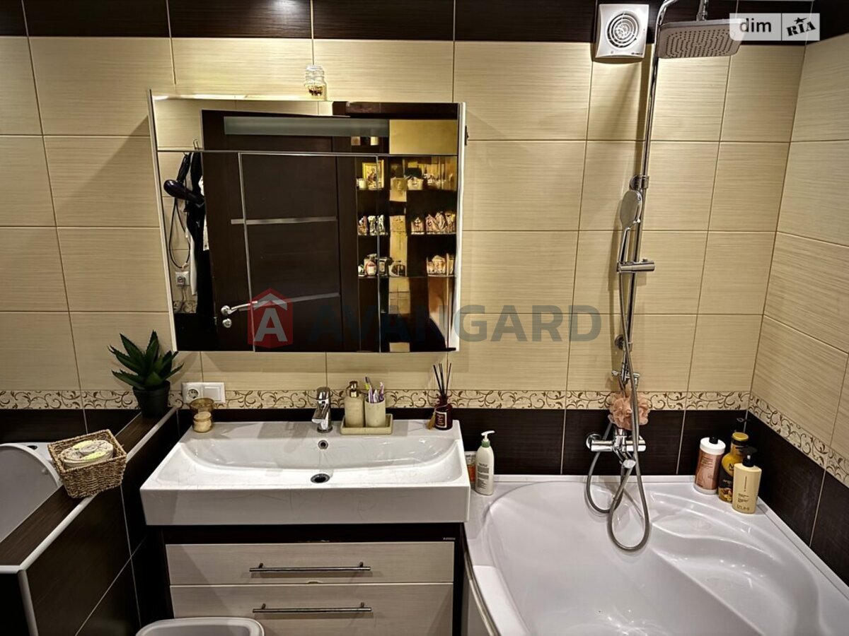 3 ����. ��������, 93/53/35 ��. �., 4/5 ���� ���� 13