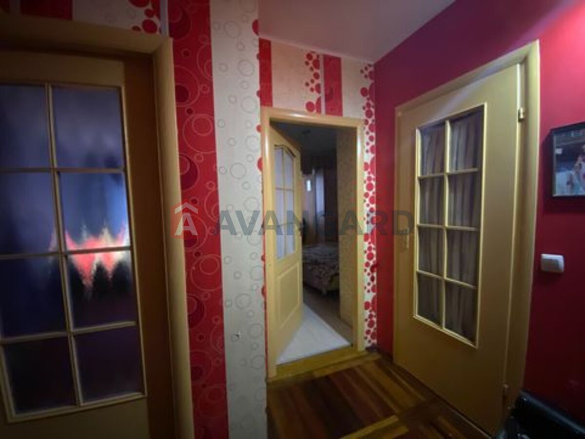 3 ��. ��������, 69.1/41.3/9.8 ��. �., 4/14 ������ ���� 3