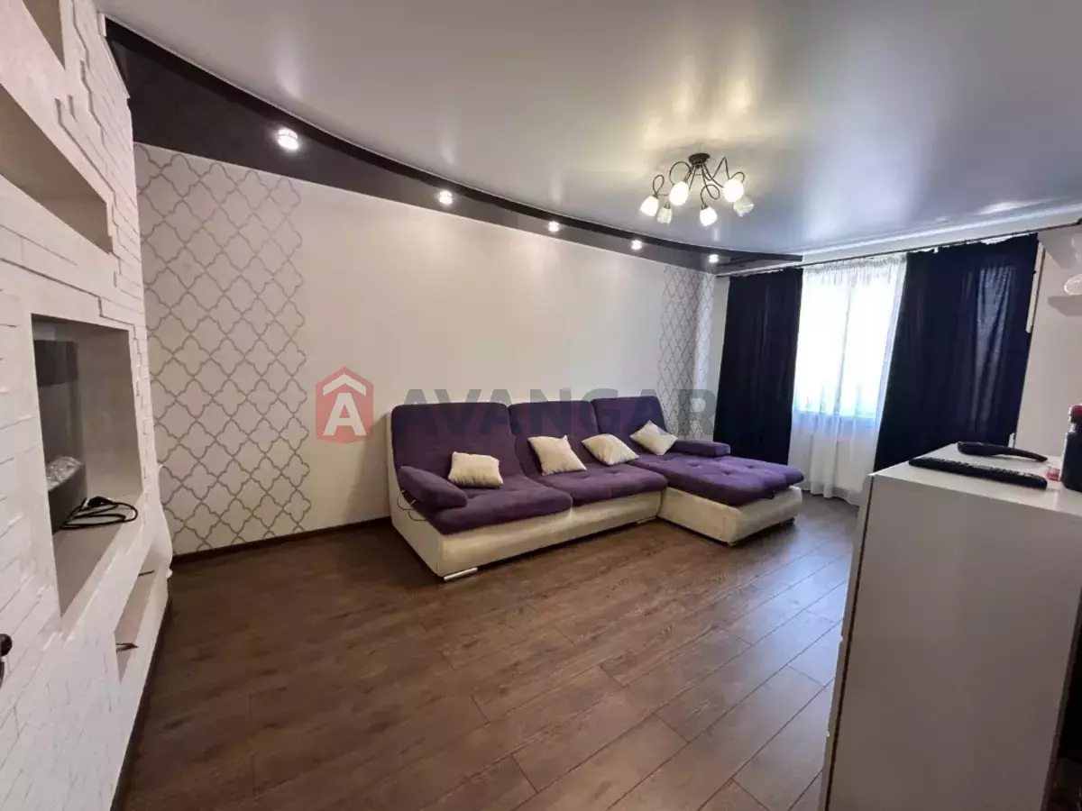 3 ��. ��������, 77/43/10 ��. �., 2/4 ������ ���� 1