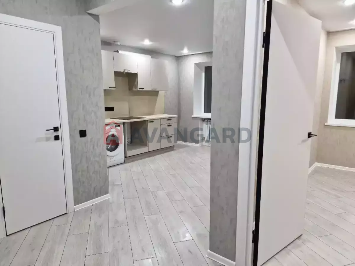 1 ��. ��������, 33/-/12 ��. �., 5/5 ������ ���� 6