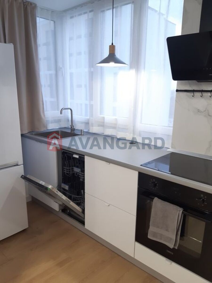 1 ��. ��������, 38/-/15 ��. �., 6/10 ������ ���� 4