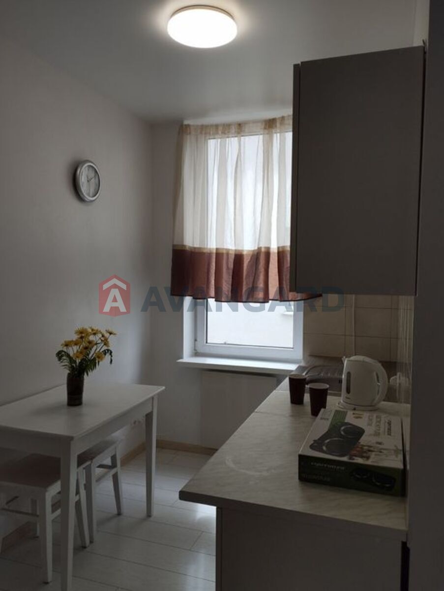 1 ����. ��������, 31/-/9 ��. �., 2/4 ���� ���� 6