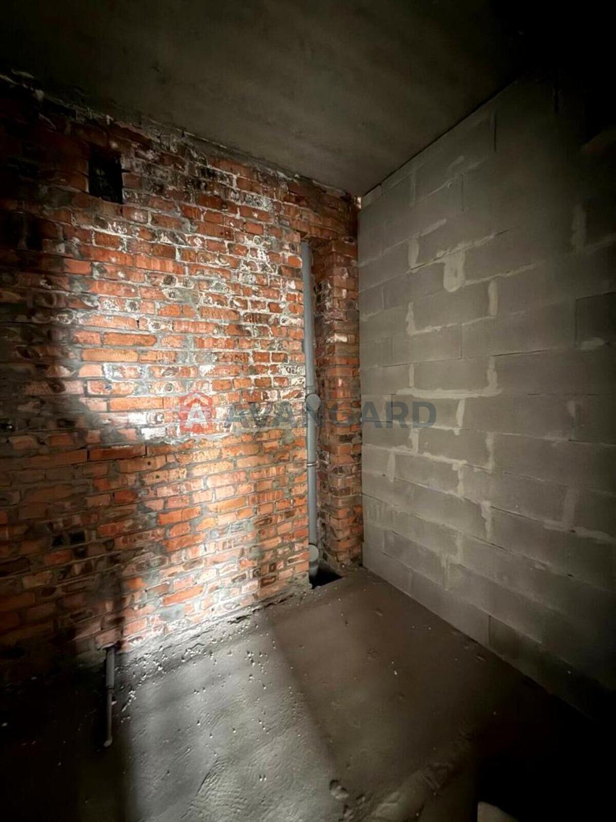 3 ��. ��������, 84/50/12 ��. �., 4/4 ������ ���� 5