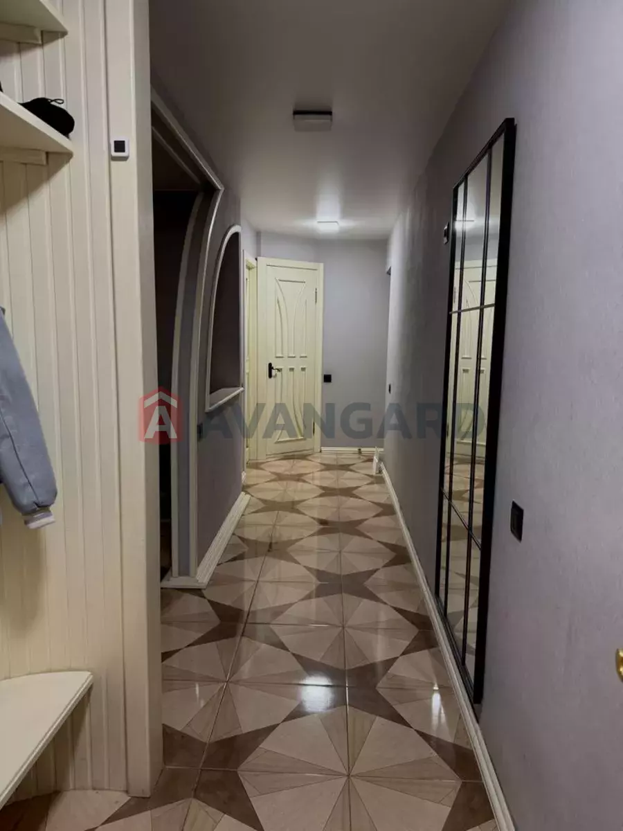 3 ��. ��������, 85/-/25 ��. �., 9/10 ������ ���� 3