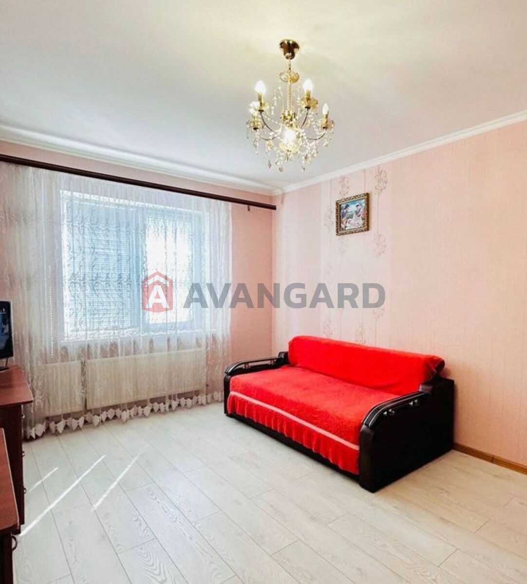 1 ��. ��������, 49/-/12 ��. �., 4/5 ������ ���� 3