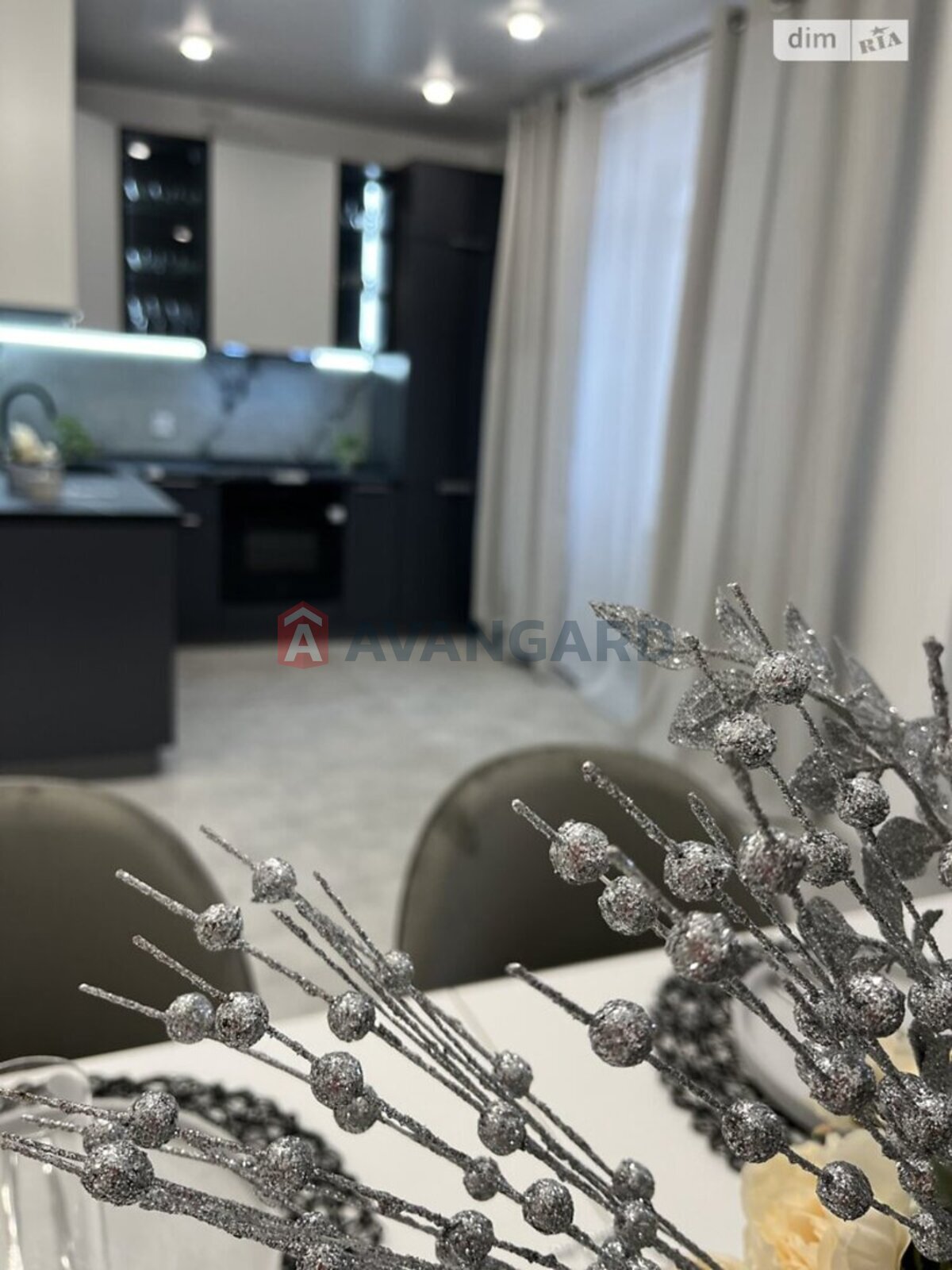 2 ����. ��������, 70/29/24 ��. �., 5/8 ���� ���� 7