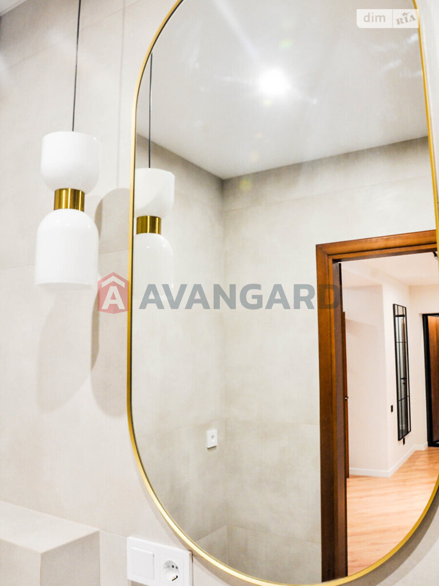 3 ����. ��������, 87/50/14 ��. �., 8/10 ���� ���� 9