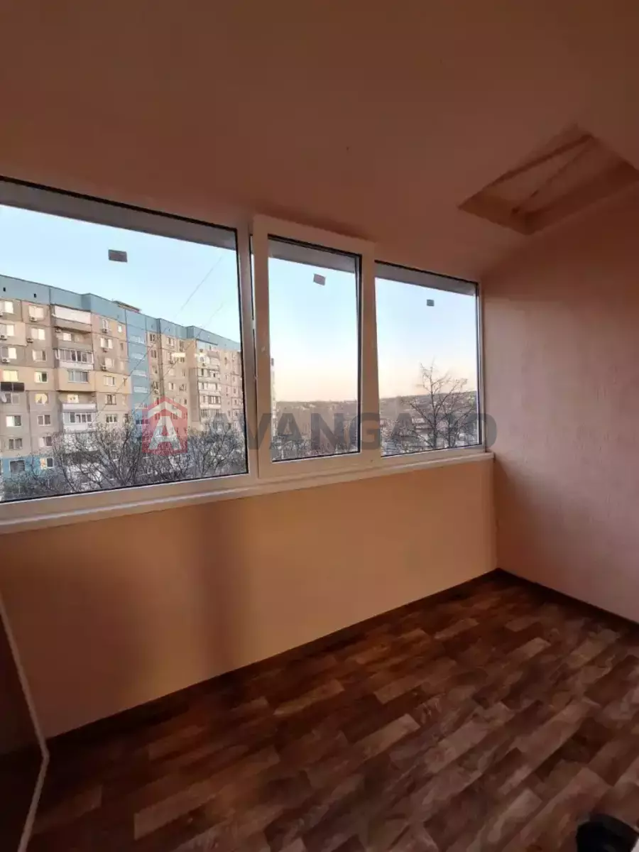 4 ����. ��������, 81/48/10 ��. �., 5/9 ���� ���� 16