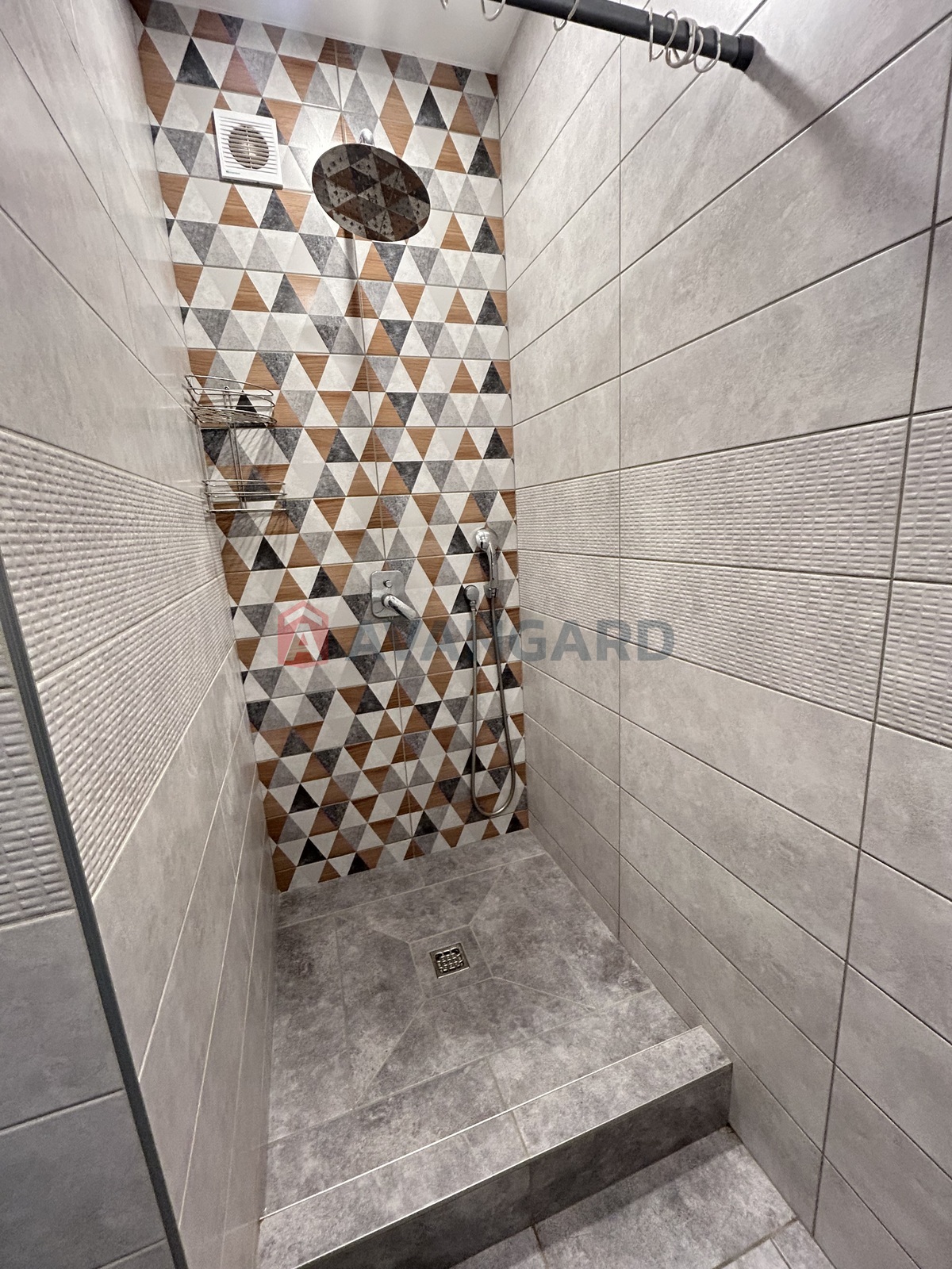 2 ��. ��������, 67,7/33,5/18,9 ��. �., 10/12 ������ ���� 11