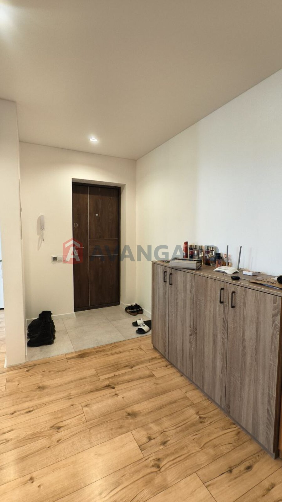 3 ����. ��������, 62/-/30 ��. �., 7/10 ���� ���� 15