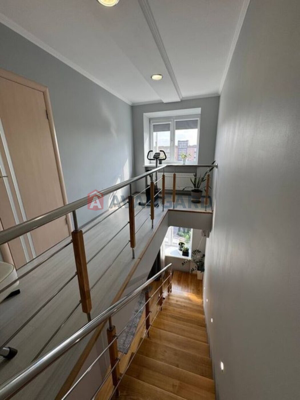 3 ��. ��������, 107/-/36 ��. �., 9/11 ������ ���� 9