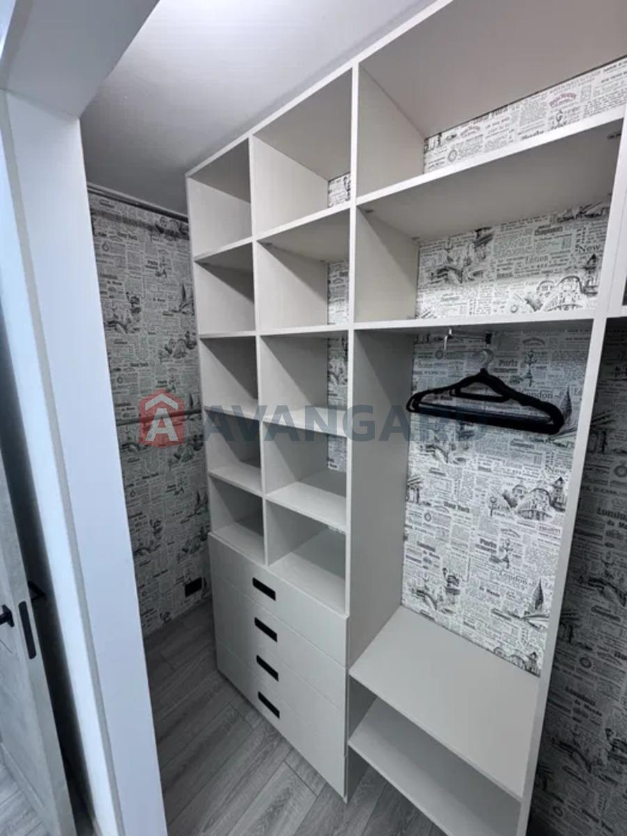 1 ��. ��������, 33/17/6 ��. �., 3/5 ������ ���� 20