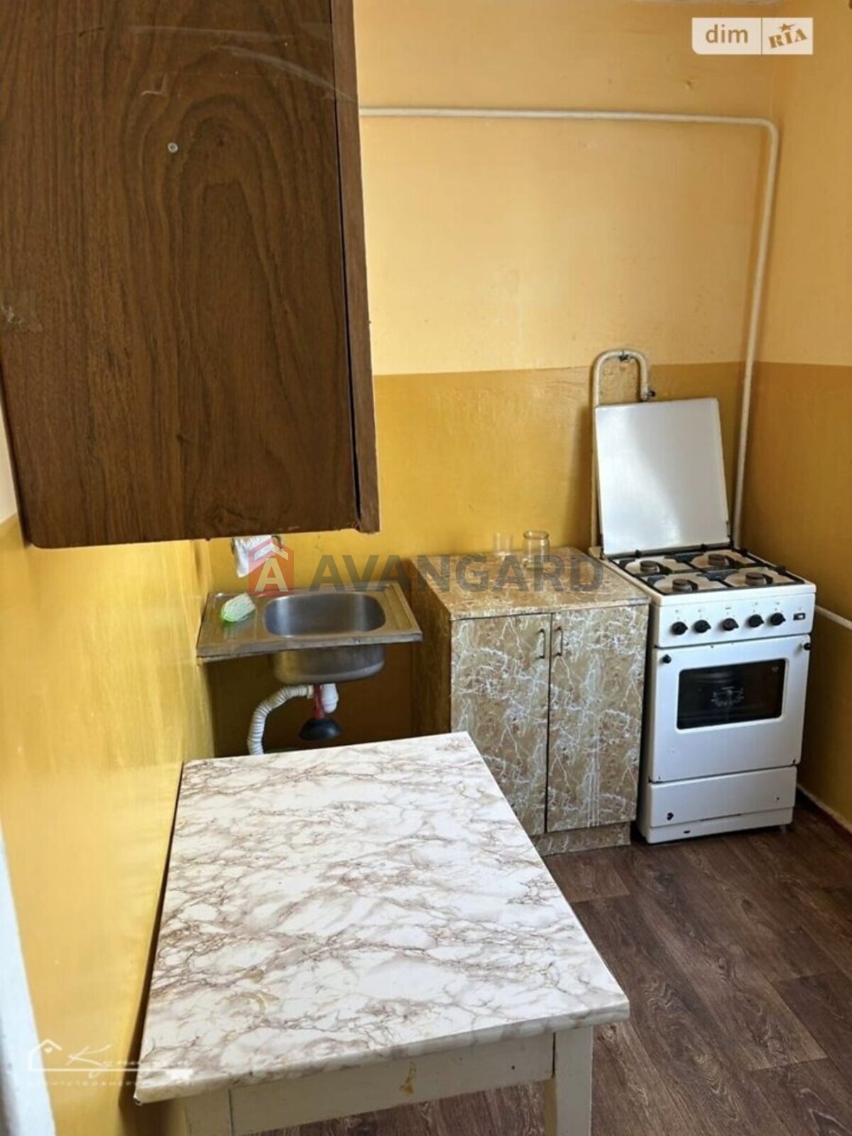 1 ��. ��������, 30/16/6 ��. �., 9/9 ������ ���� 3