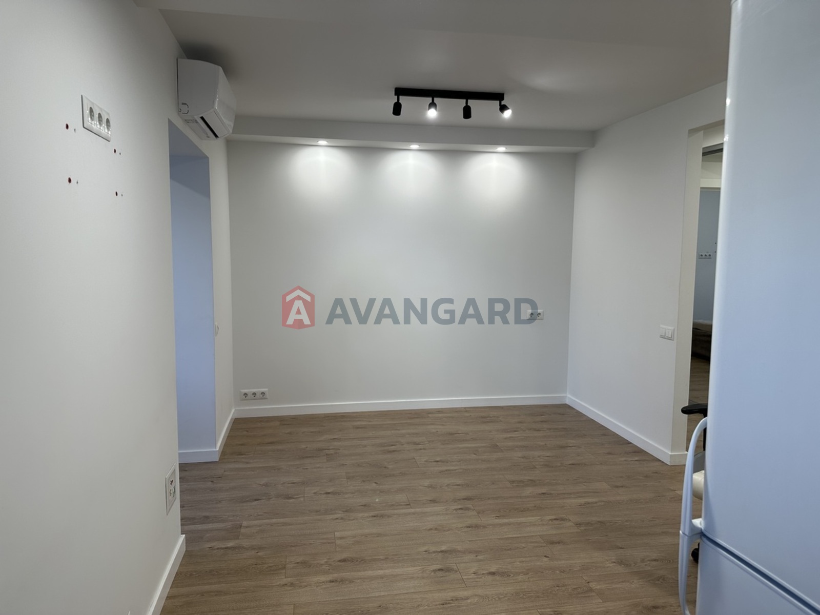 2 ��. ��������, 51/36/7 ��. �., 1/9 ������ ���� 1