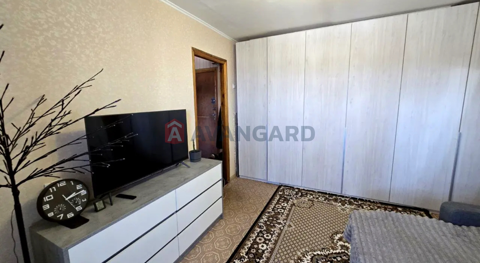 1 ��. ��������, 29/15/8 ��. �., 5/10 ������ ���� 14