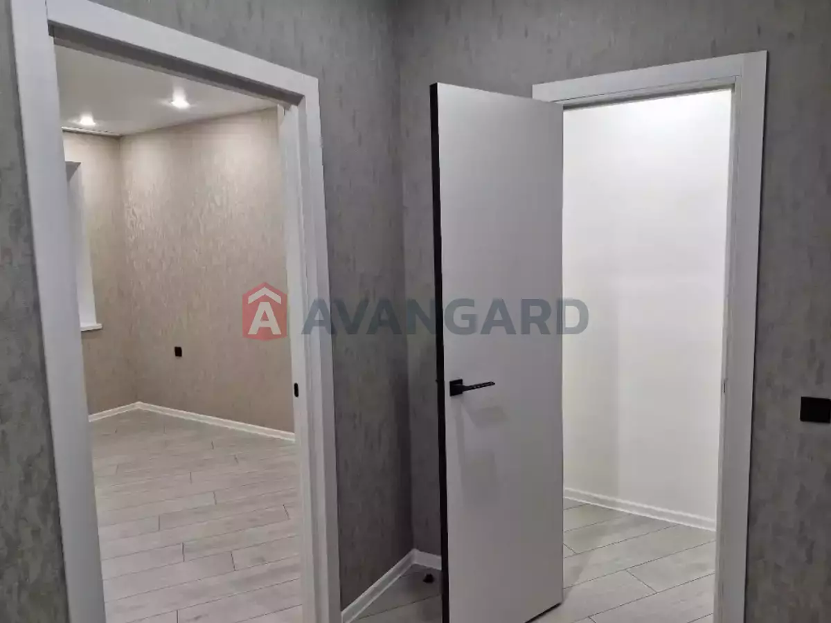 1 ��. ��������, 33/-/12 ��. �., 5/5 ������ ���� 10