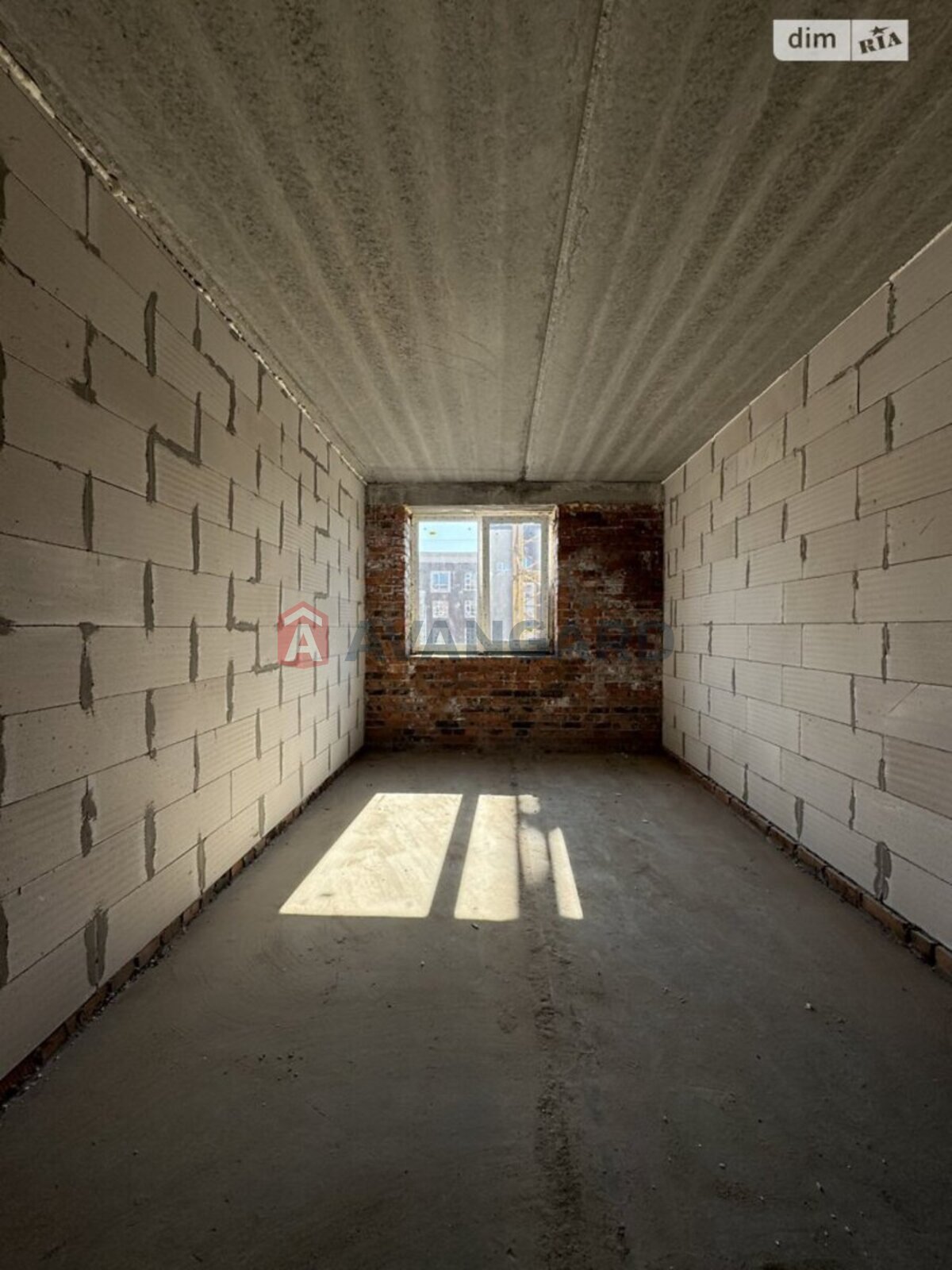 1 ��. ��������, 35/16/9 ��. �., 9/10 ������ ���� 4