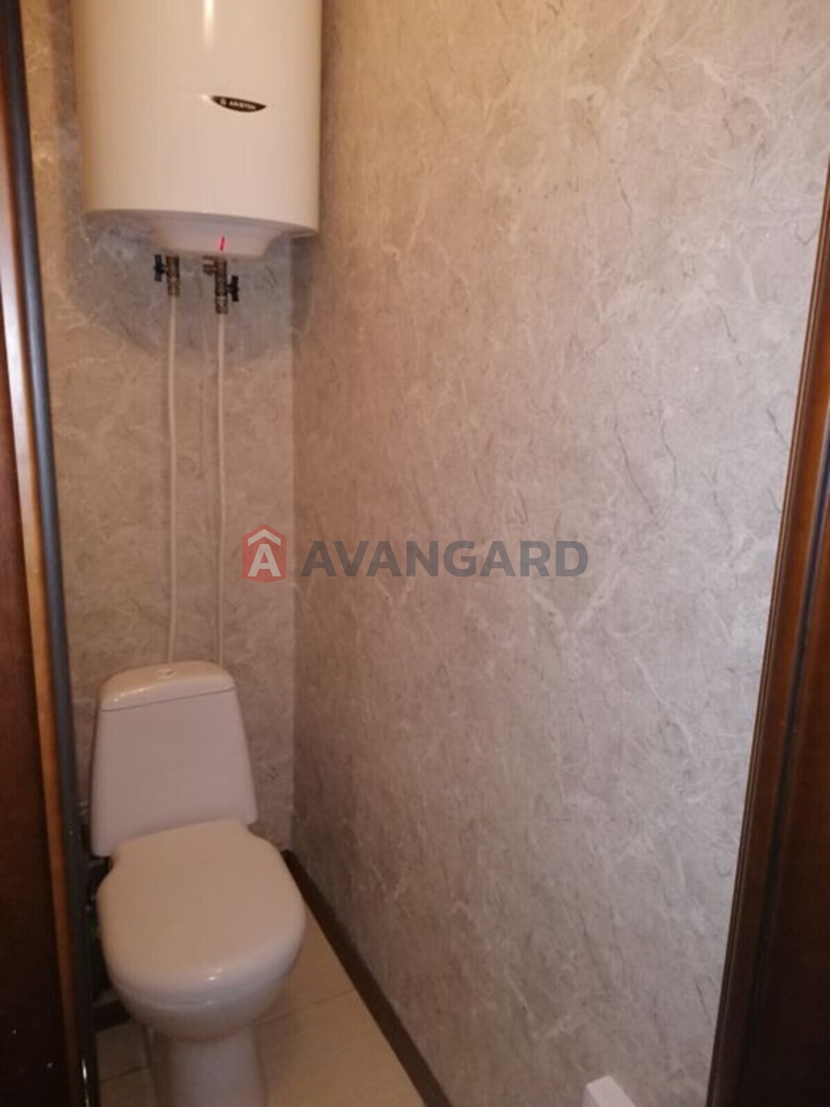 3 ��. ��������, 61/-/8 ��. �., 1/10 ������ ���� 18