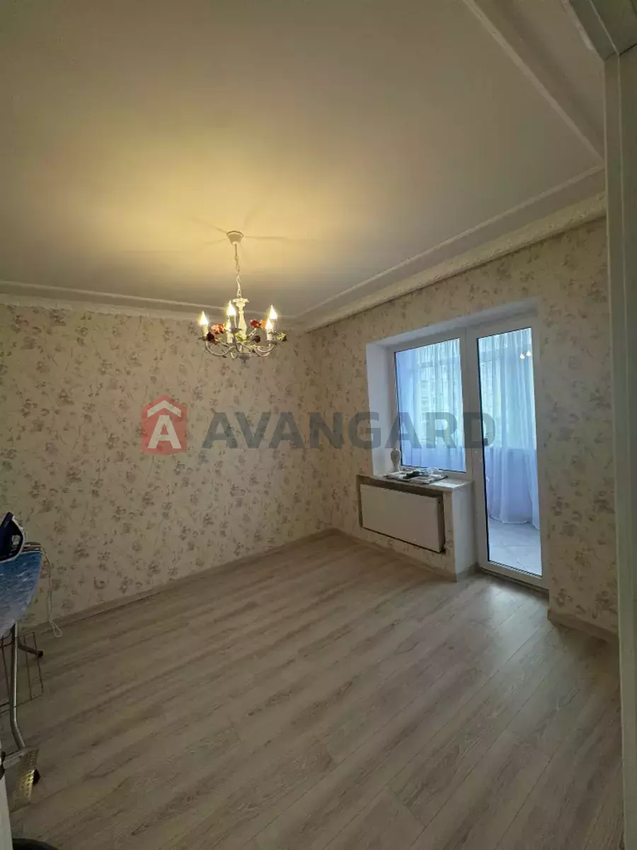 3 ��. ��������, 72/-/- ��. �., 5/10 ������ ���� 8