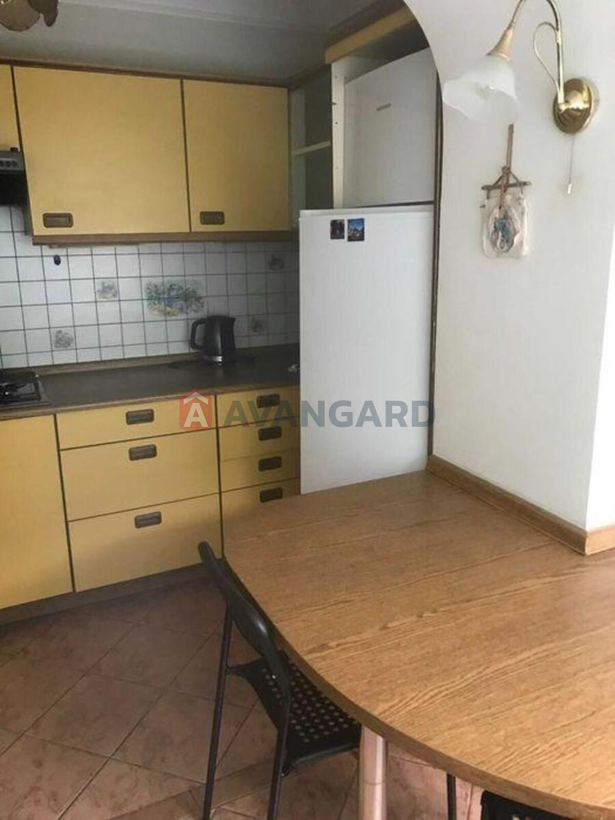 3 ��. ��������, 78/-/8 ��. �., 1/5 ������ ���� 10