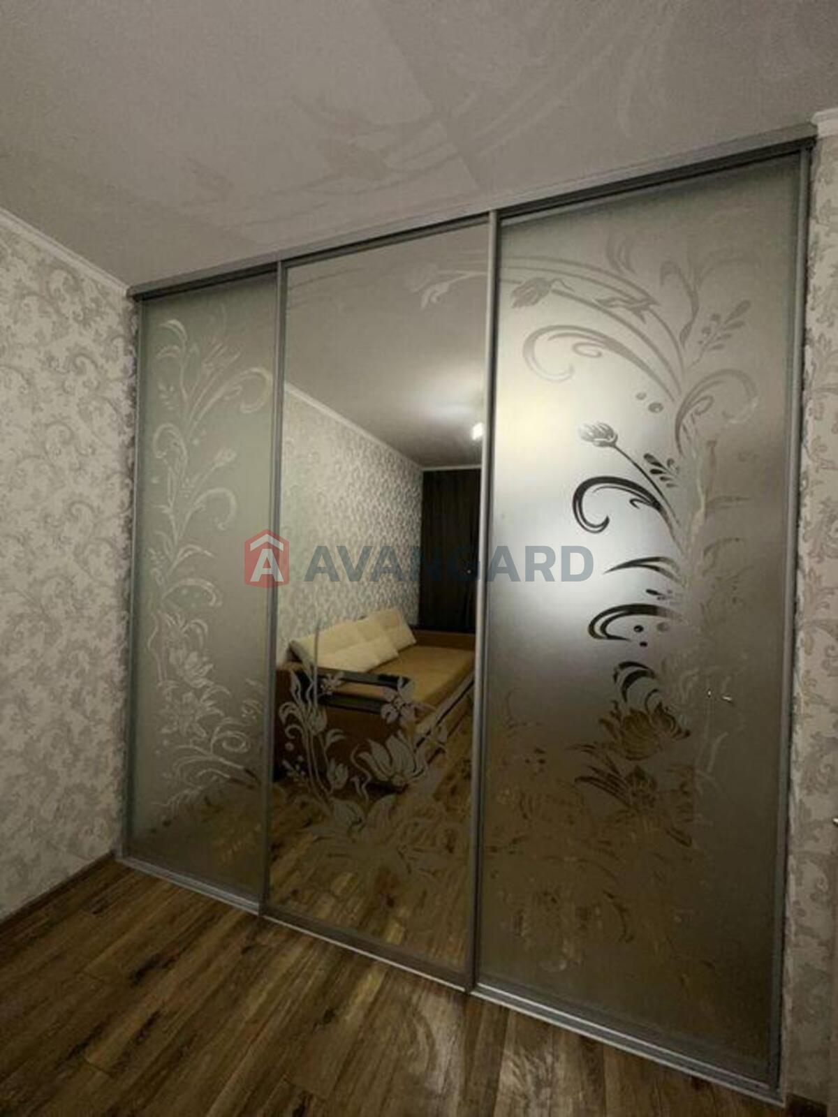 1 ��. ��������, 40/-/15 ��. �., 3/10 ������ ���� 13