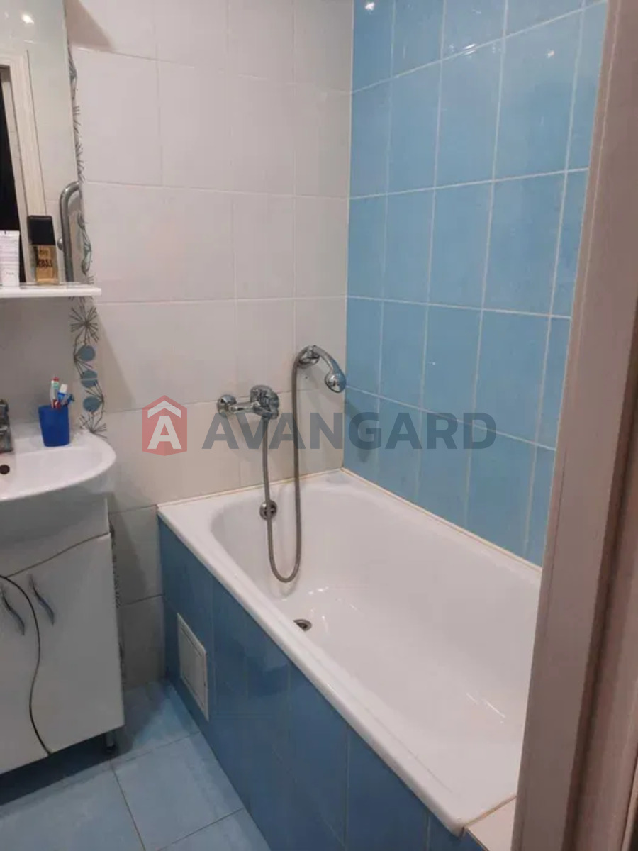 3 ��. ��������, 71/-/9 ��. �., 1/9 ������ ���� 4