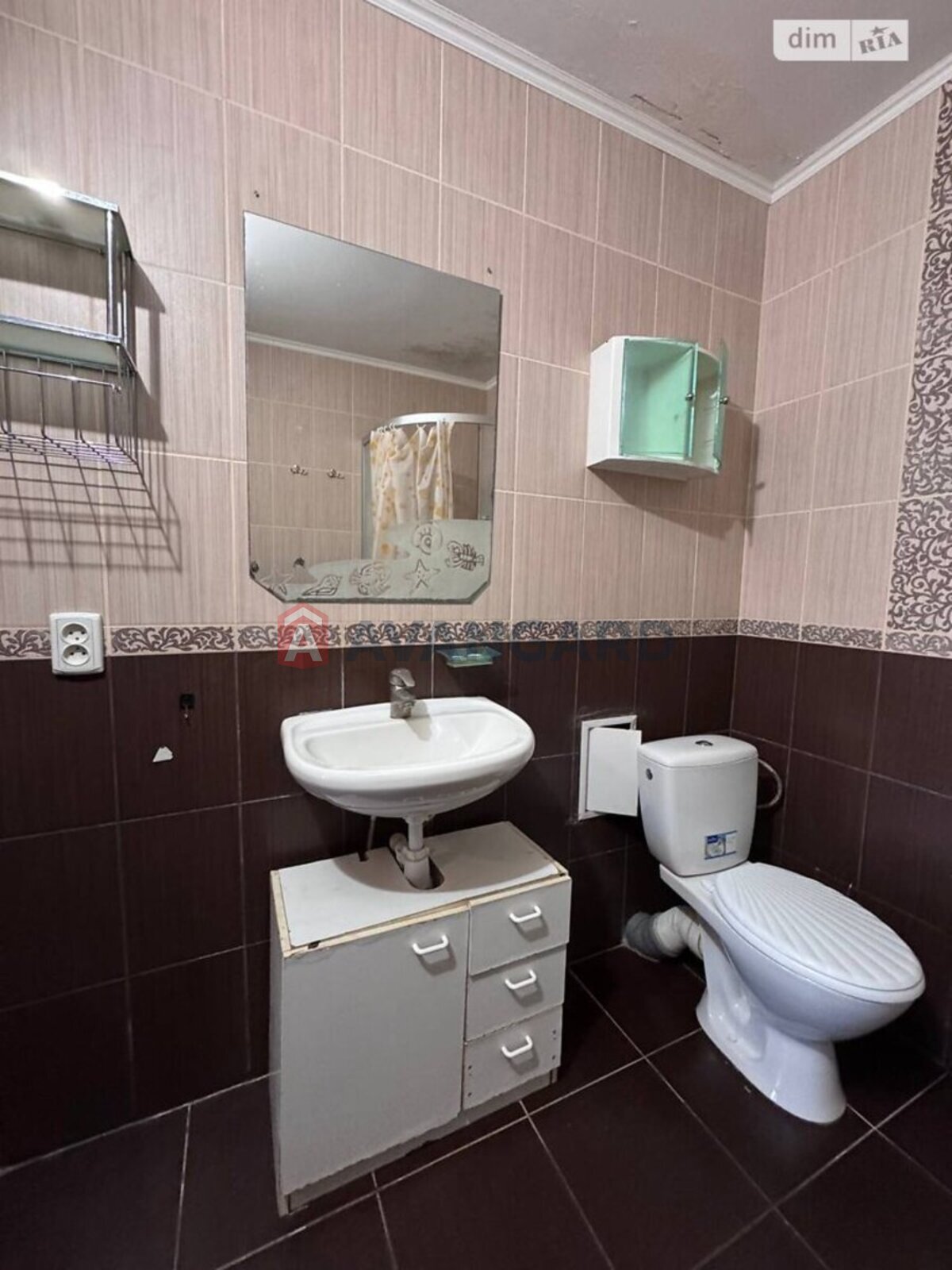 2 ��. ��������, 87/43/17 ��. �., 5/6 ������ ���� 10