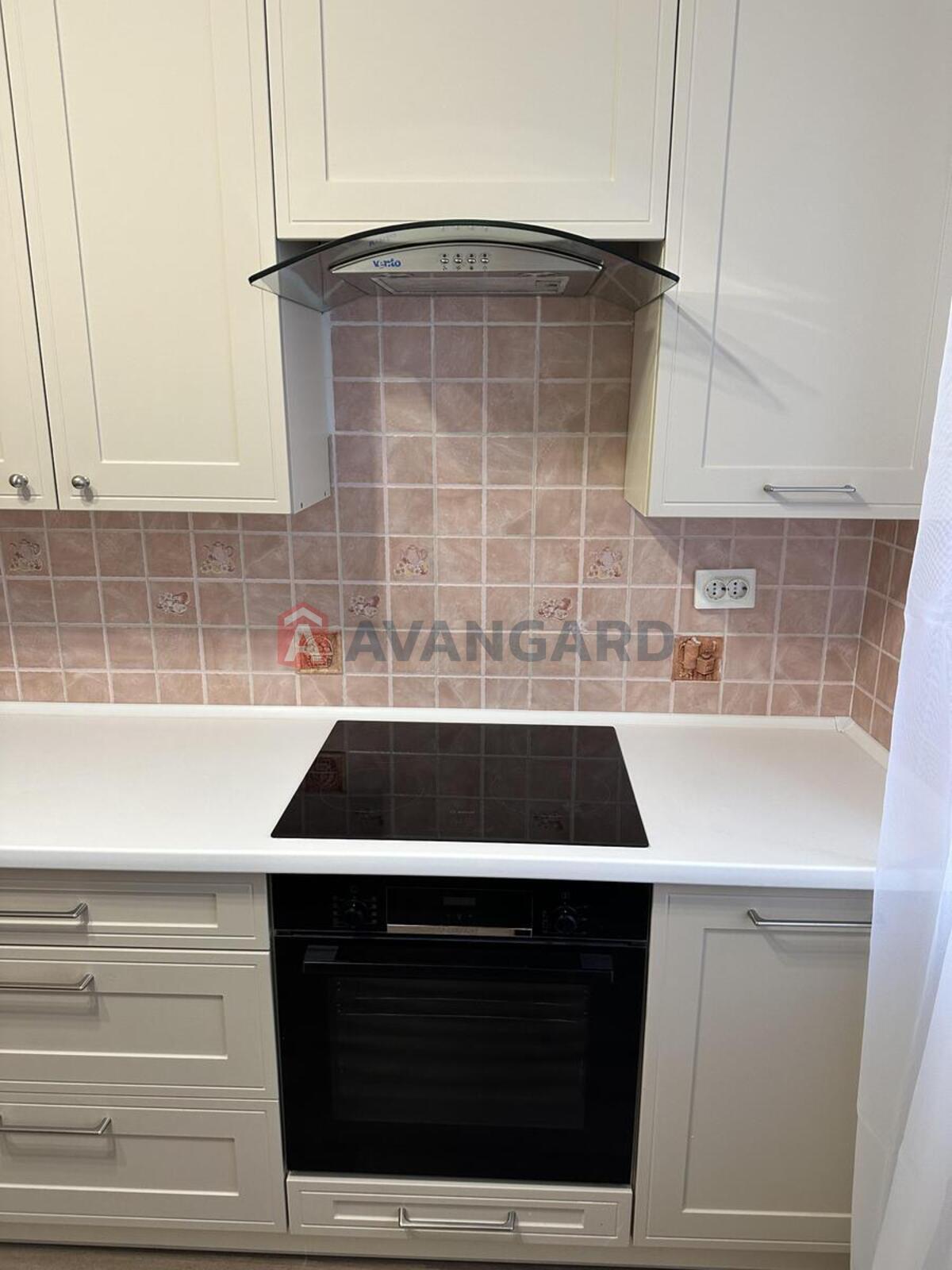 3 ��. ��������, 87/60/18 ��. �., 21/24 ������ ���� 3